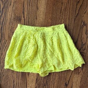 E BCBGeneration Small Wide Yellow Women's Short Shorts Stretch Festival